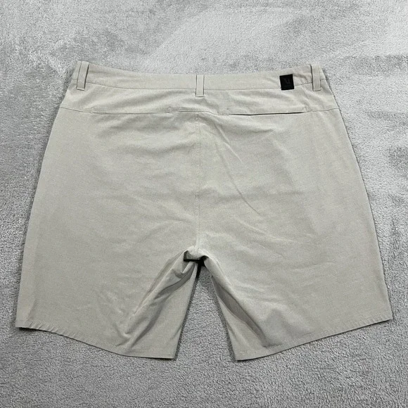 Vuori Aim Shorts Mens 38 Beige V368 Chino Golf Stretch Lightweight Performance - Picture 11 of 14